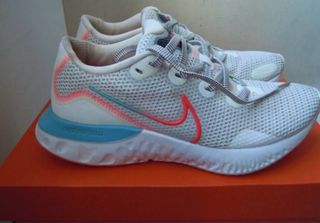 Zapatillas Nike Mujer Running Blancas/Azul/Rosa