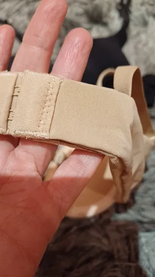 Pack 2 sujetadores push up beige y negro