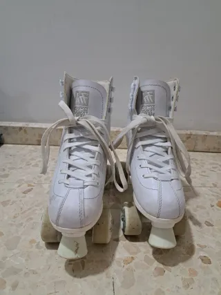 Patines de 4 ruedas blancos