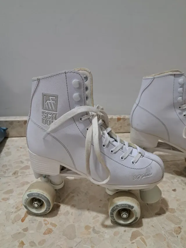 Patines de 4 ruedas blancos