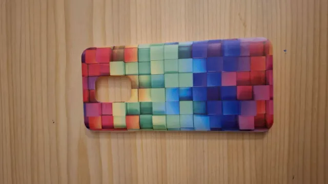 Funda teléfono diseño cubos colores