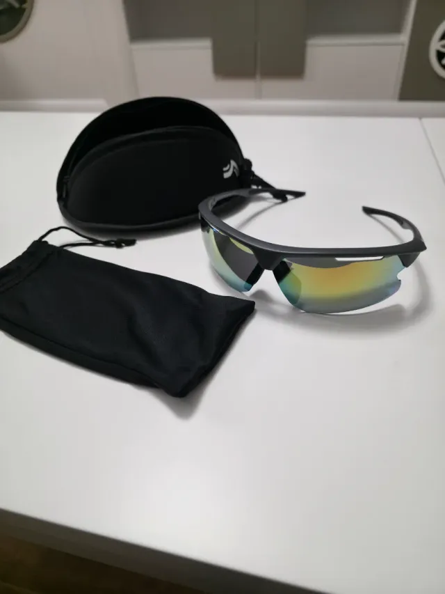 Gafas de sol deportivas con funda