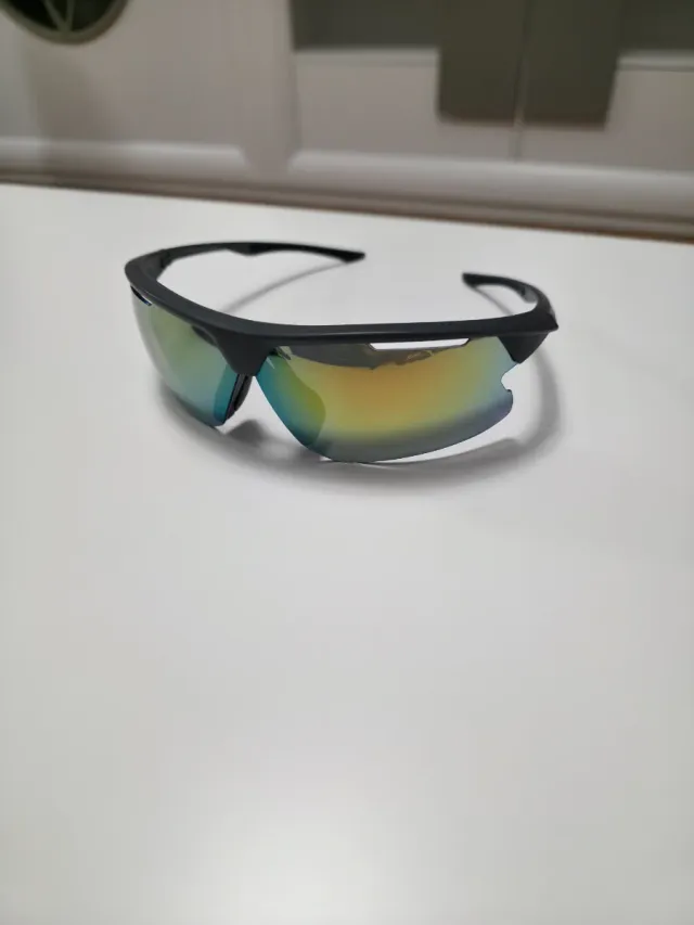 Gafas de sol deportivas con funda