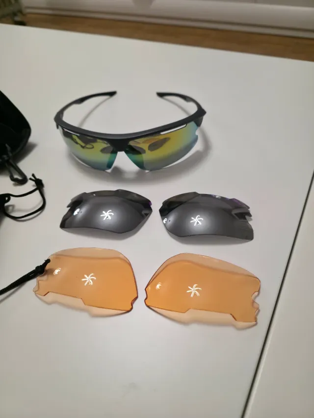 Gafas de sol deportivas con funda