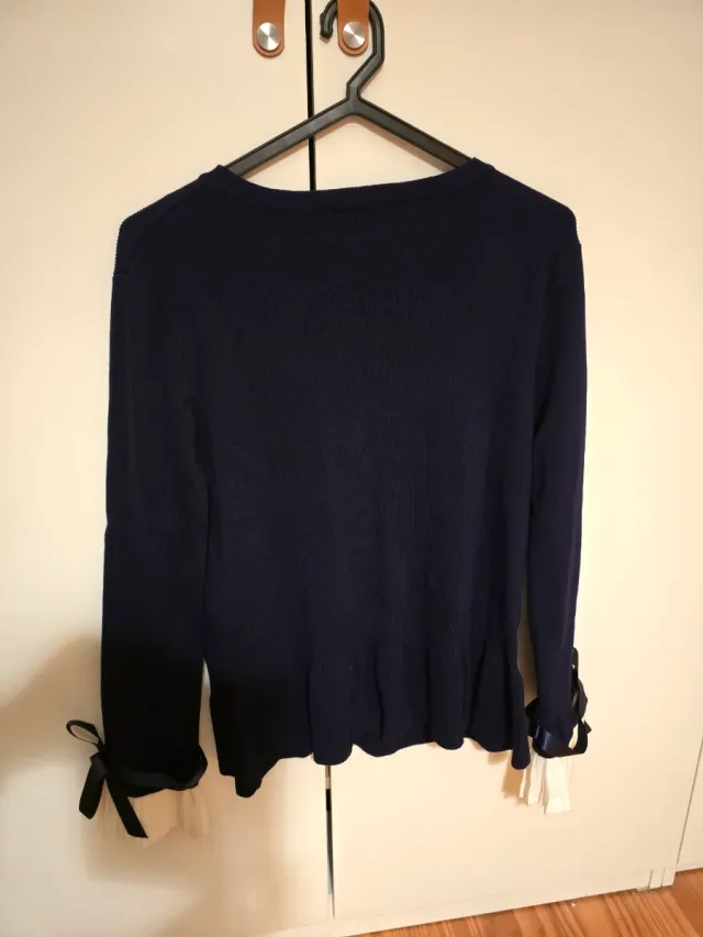 Cardigan Spaccio azul com botões pérola