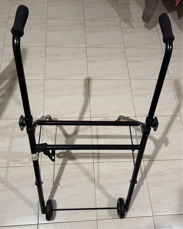 Andador Negro De Adultos Completamente Nuevo