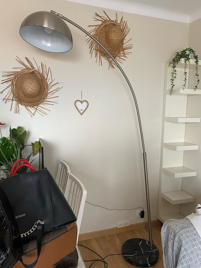 Lámpara de pie Arco Negra y Plateada Premià de mar