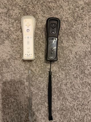 Nintendo Wii U + 2 mandos + 1 juego