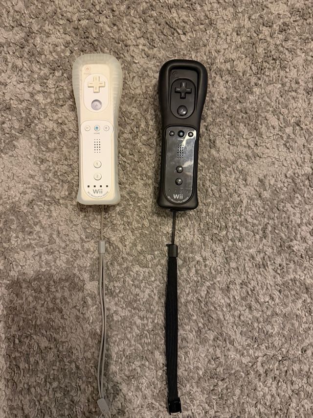 Nintendo Wii U + 2 mandos + 1 juego