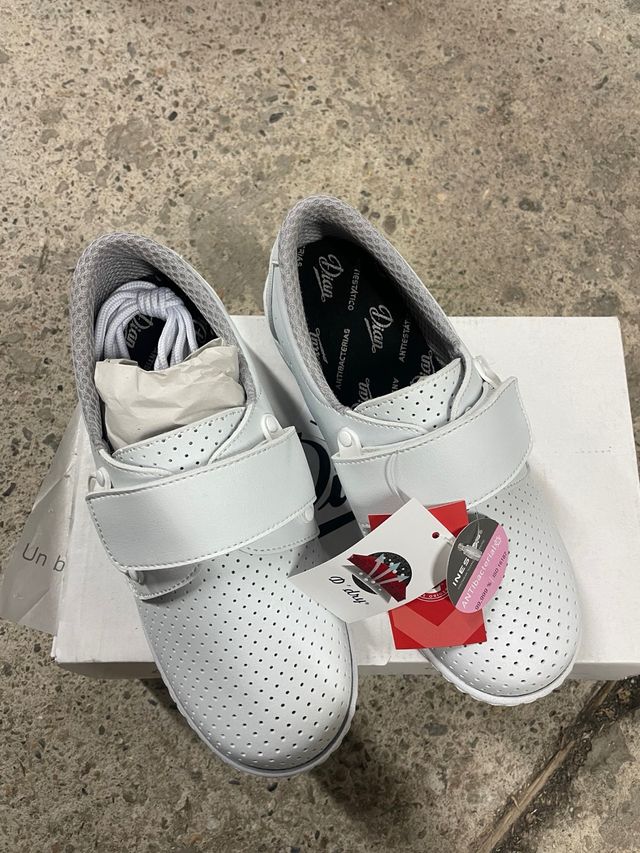 Zapatos Dian Talla 37 Blancos