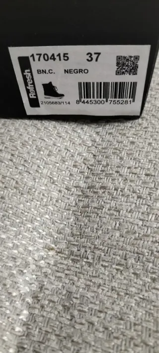 Botas negras  de cordones tipo snow Refresh