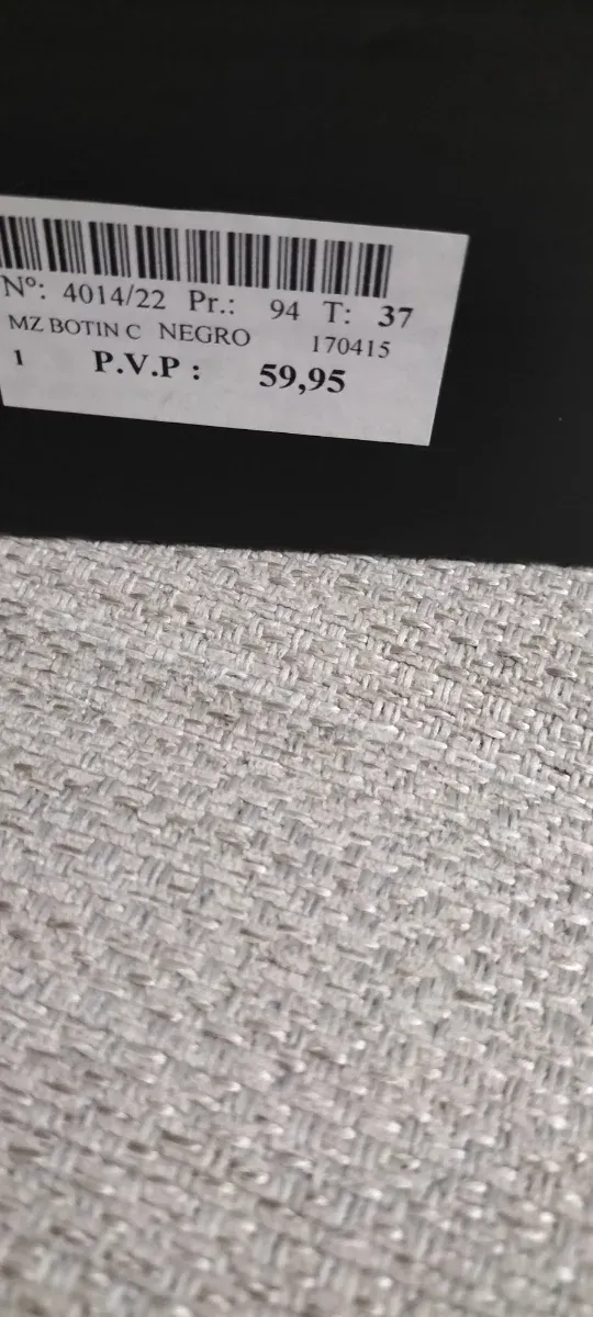 Botas negras  de cordones tipo snow Refresh