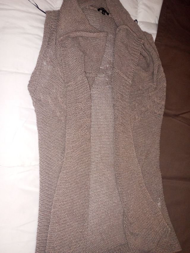 Lote Ropa Chica Marrón y Dorado