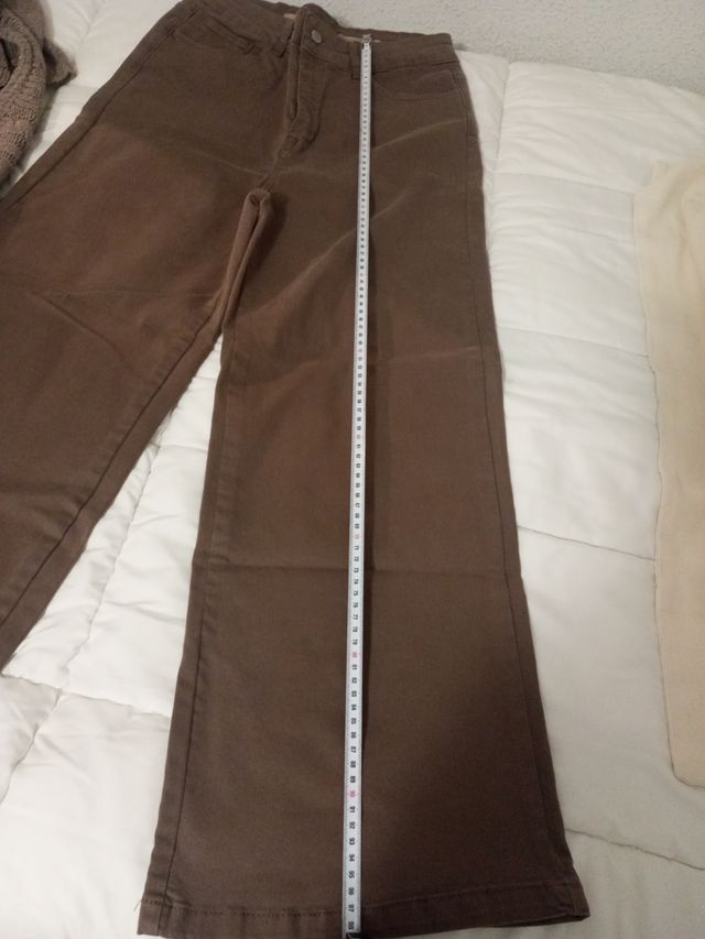 Lote Ropa Chica Marrón y Dorado