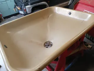 Abonadora suspendida en buen estado 1000kg