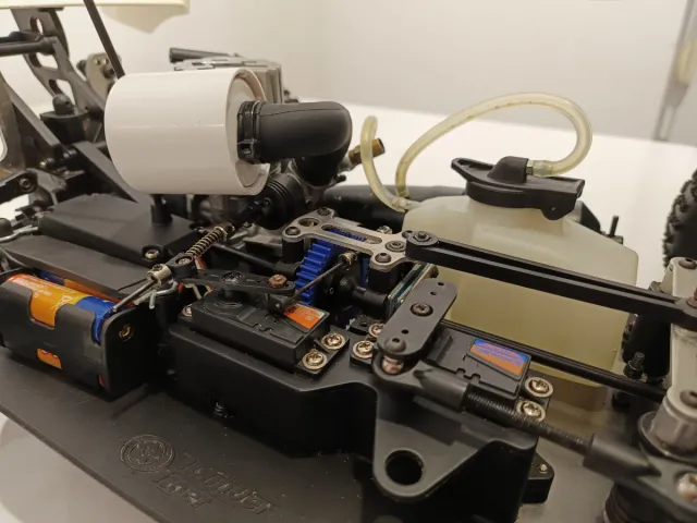 Thunder Tiger EB4 S2 RC gasolina + Extras