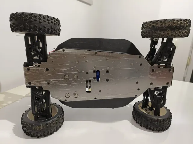 Thunder Tiger EB4 S2 RC gasolina + Extras