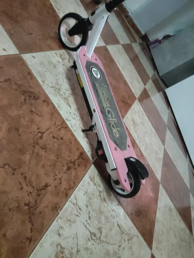 Patinete eléctrico Urban Glide rosa