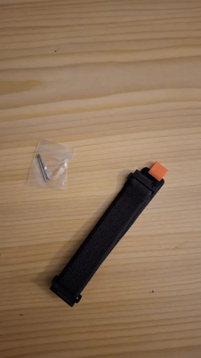 Correa de reloj negra y naranja