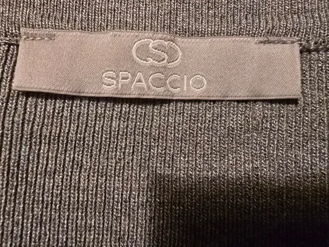 Blusa Spaccio Cinza com Detalhes Brancos