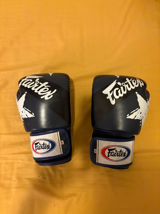 Guantes Fairtex Azul Oscuro y Blanco Poco Uso