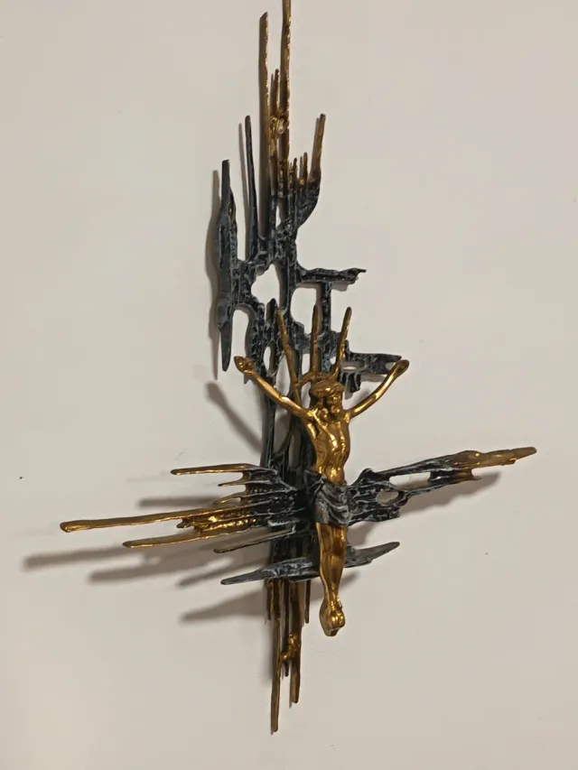 Cristo de Dalí Bronce Dorado