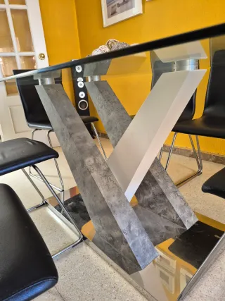 Mesa de comedor cristal y metal con 6 sillas