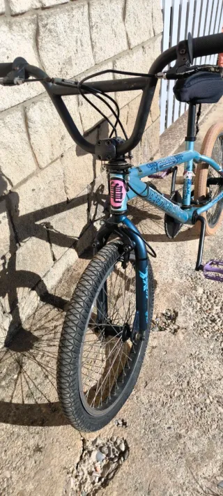 Bicicleta BMX azul