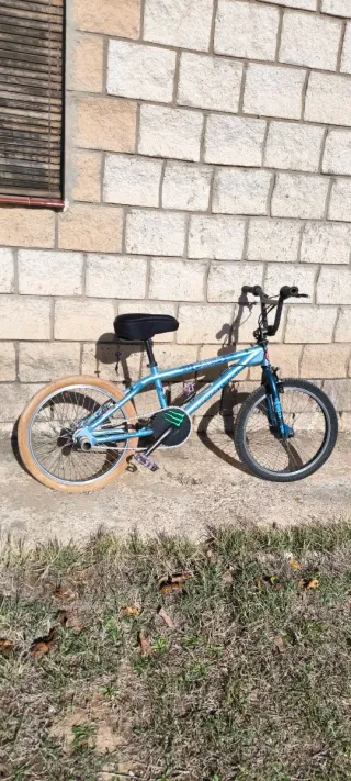 Bicicleta BMX azul