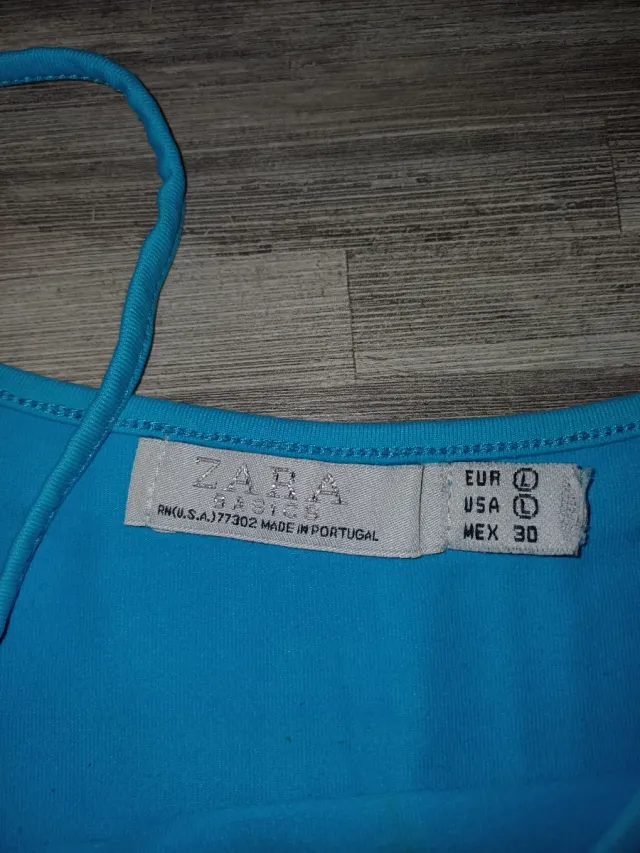 Top de tirantes azul licra