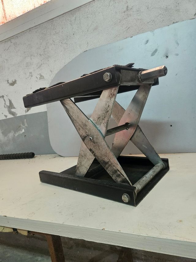 Elevador moto 500kg plataforma elevadora