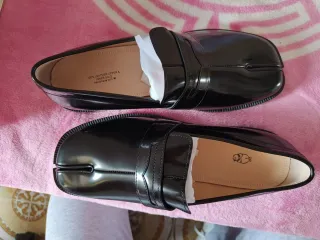 Zapatos negros estilo tabi