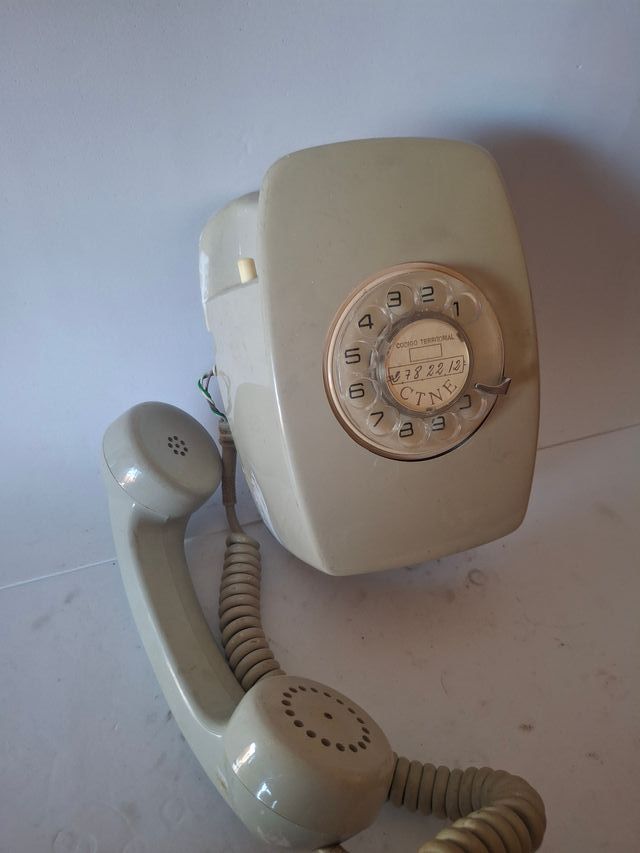 teléfono mural Telefónica 1970