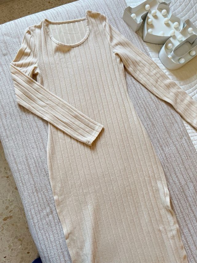 Vestido de canalé beige manga larga