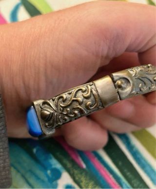 Bracciale rigido blu con dettagli bronzo