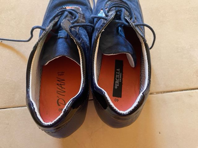 Zapatos de cuña azul marino