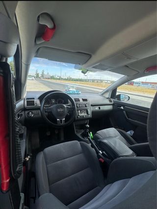 Volkswagen Touran 2012