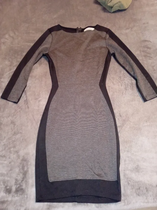 Vestido gris y negro mujer