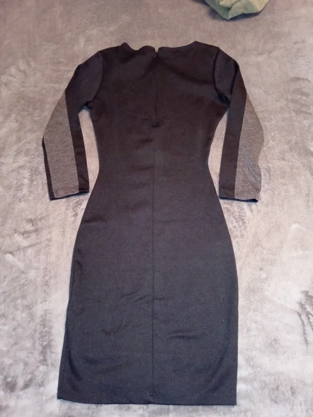 Vestido gris y negro mujer