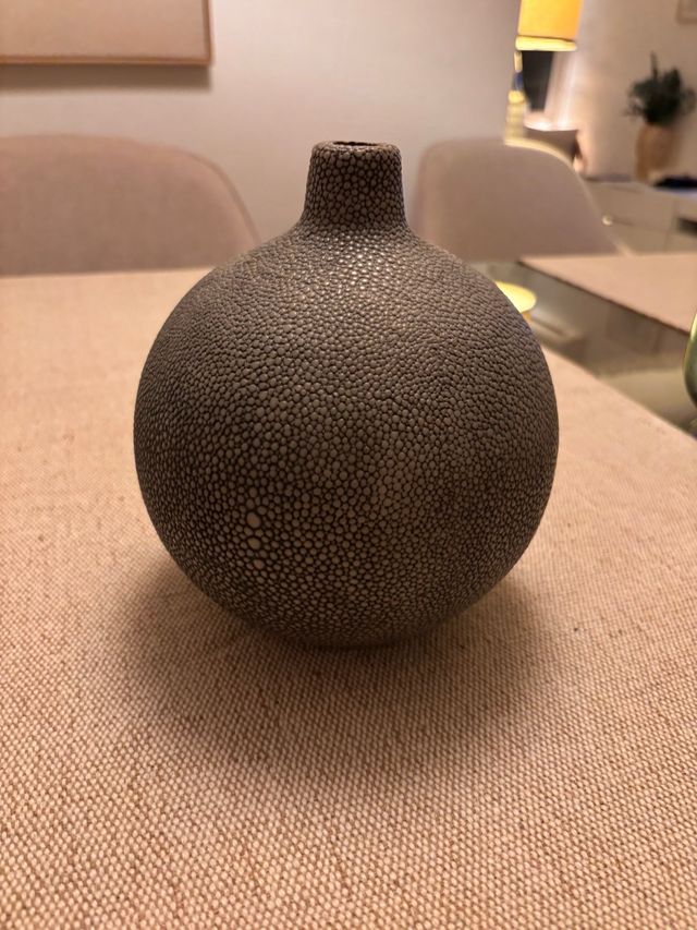 jarrón Florero gris de cerámica