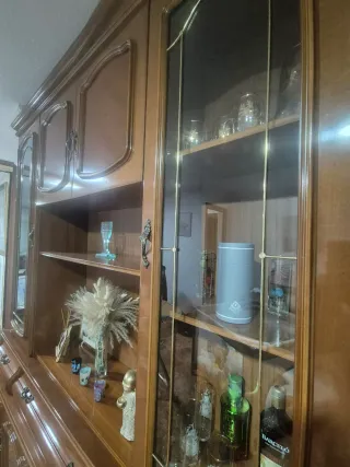 Mueble bar madera y cristal