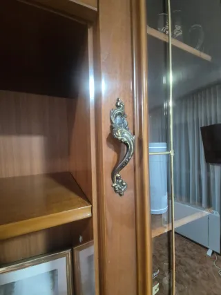 Mueble bar madera y cristal