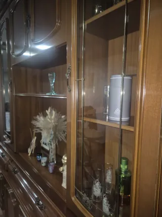 Mueble bar madera y cristal