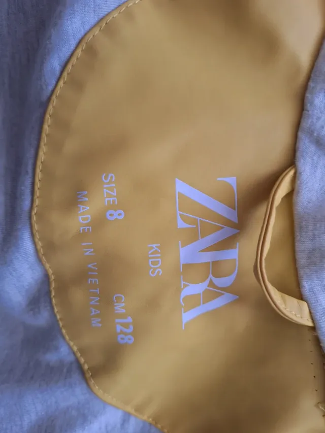 Gabardina Zara niña amarilla T8 128 cm