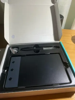 HUION Tableta Gráfica USB para Dibujo