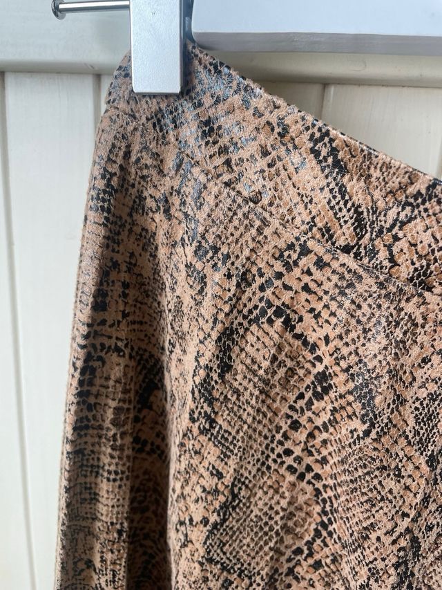 Falda larga estampado serpiente