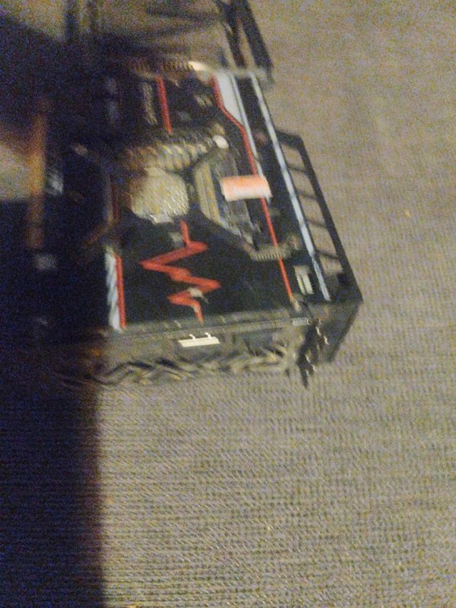 Shapirre vega 56 8gb drr6 y gtx 1070