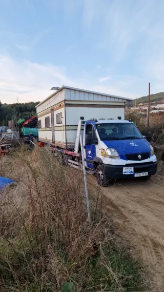 Grúa Portacoches 24/7 económico!! Telf: 647601414.