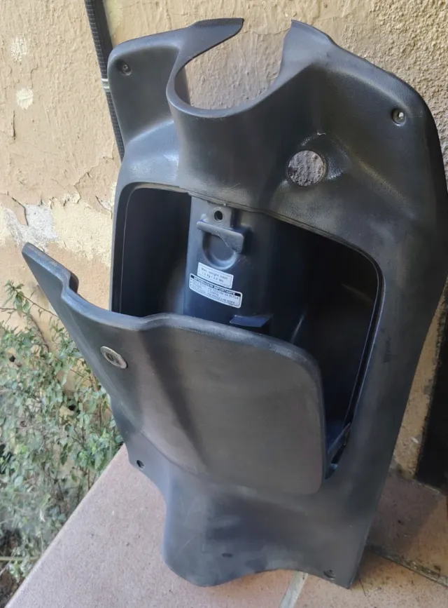 Contraescudo Honda Scoopy Preto