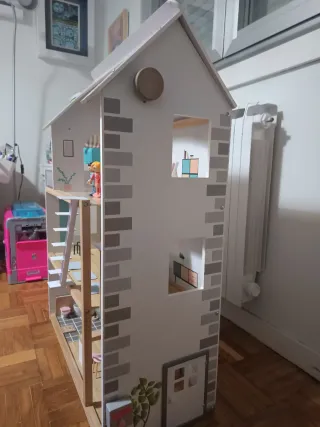 Casa de muñecas de madera Lidl
